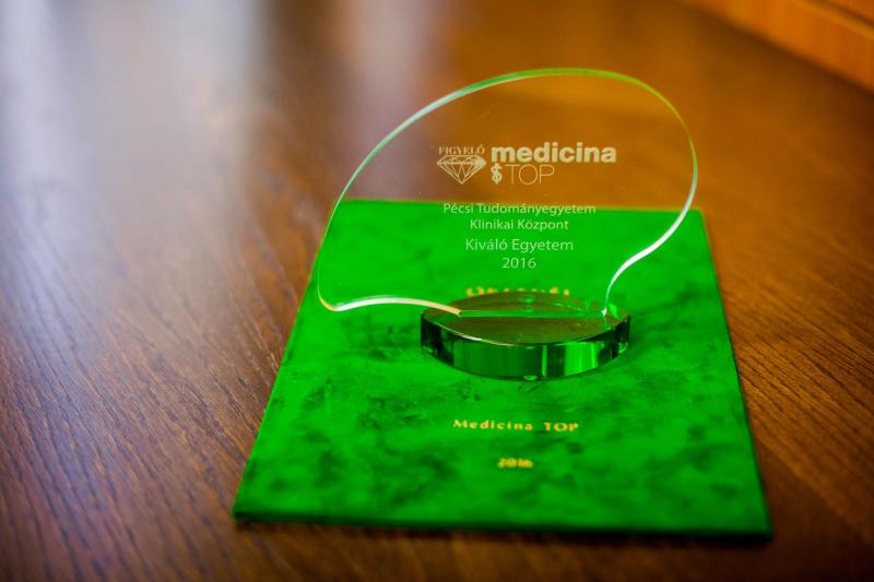 El Centro clínico de la Universidad de Pécs es premiado por su extraordinaria actuación