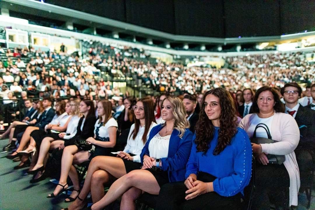 ceremonia de apertura universidad de Budapest estudios medicina programa matrona